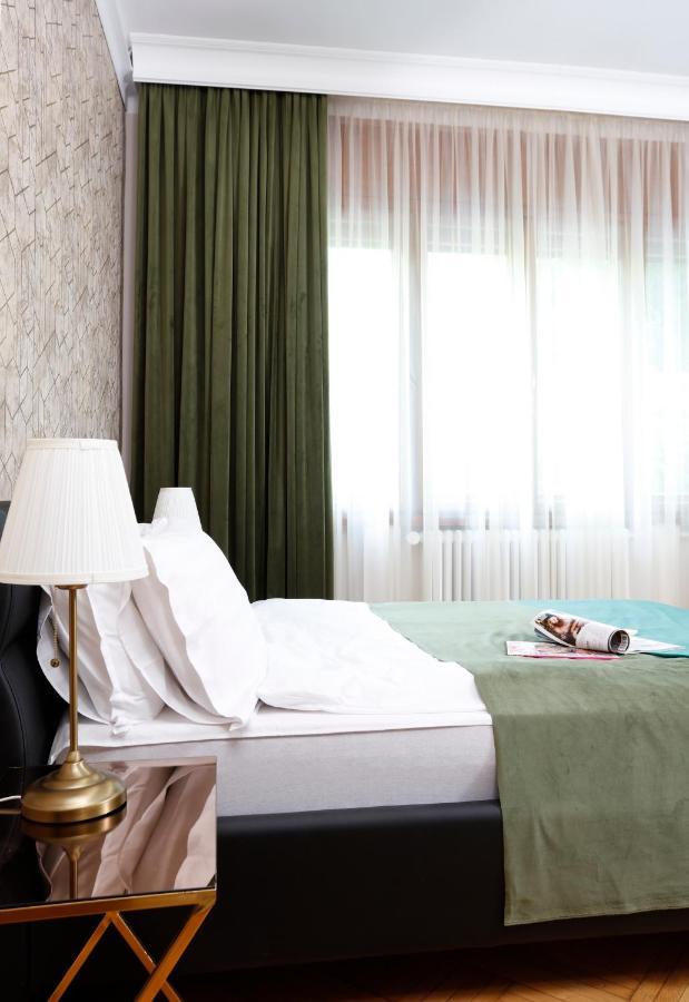 Grand Phillip Cismigiu Park Downtown Bucharest Appartement Buitenkant foto