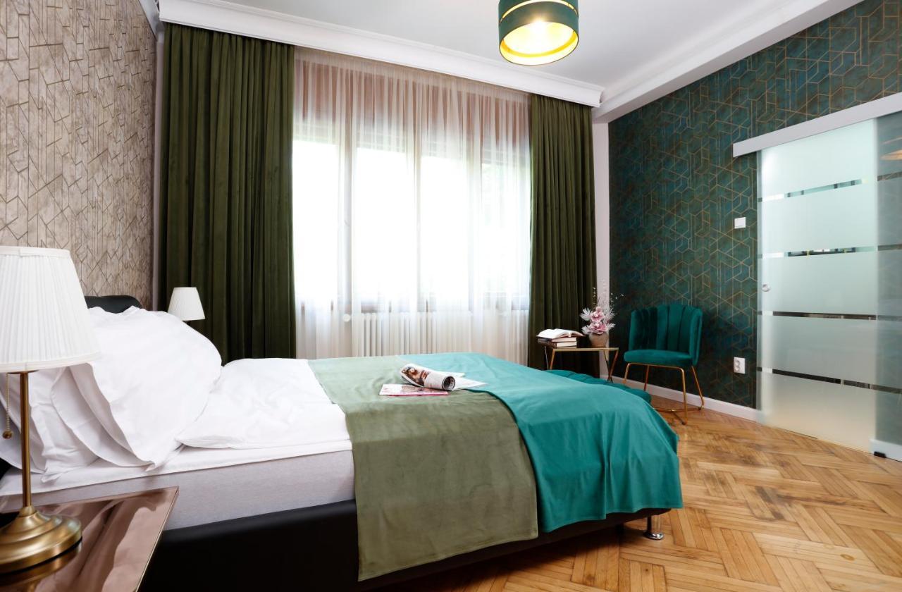 Grand Phillip Cismigiu Park Downtown Bucharest Appartement Buitenkant foto