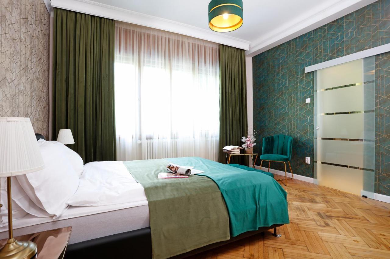 Grand Phillip Cismigiu Park Downtown Bucharest Appartement Buitenkant foto