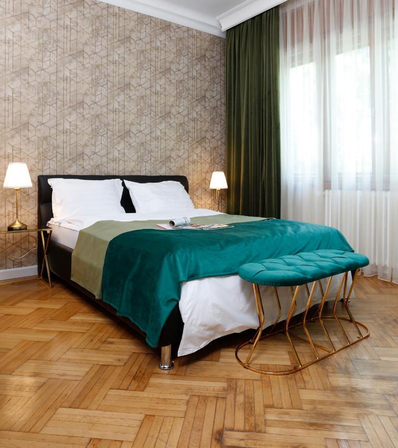 Grand Phillip Cismigiu Park Downtown Bucharest Appartement Buitenkant foto