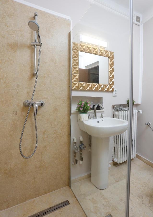 Grand Phillip Cismigiu Park Downtown Bucharest Appartement Buitenkant foto